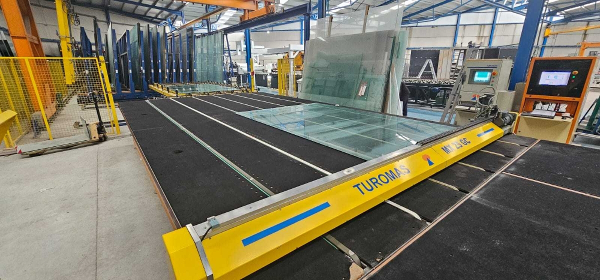 MESA DE CORTE TUROMAS MX25 GC MESA DE CORTE TUROMAS MX25 GC