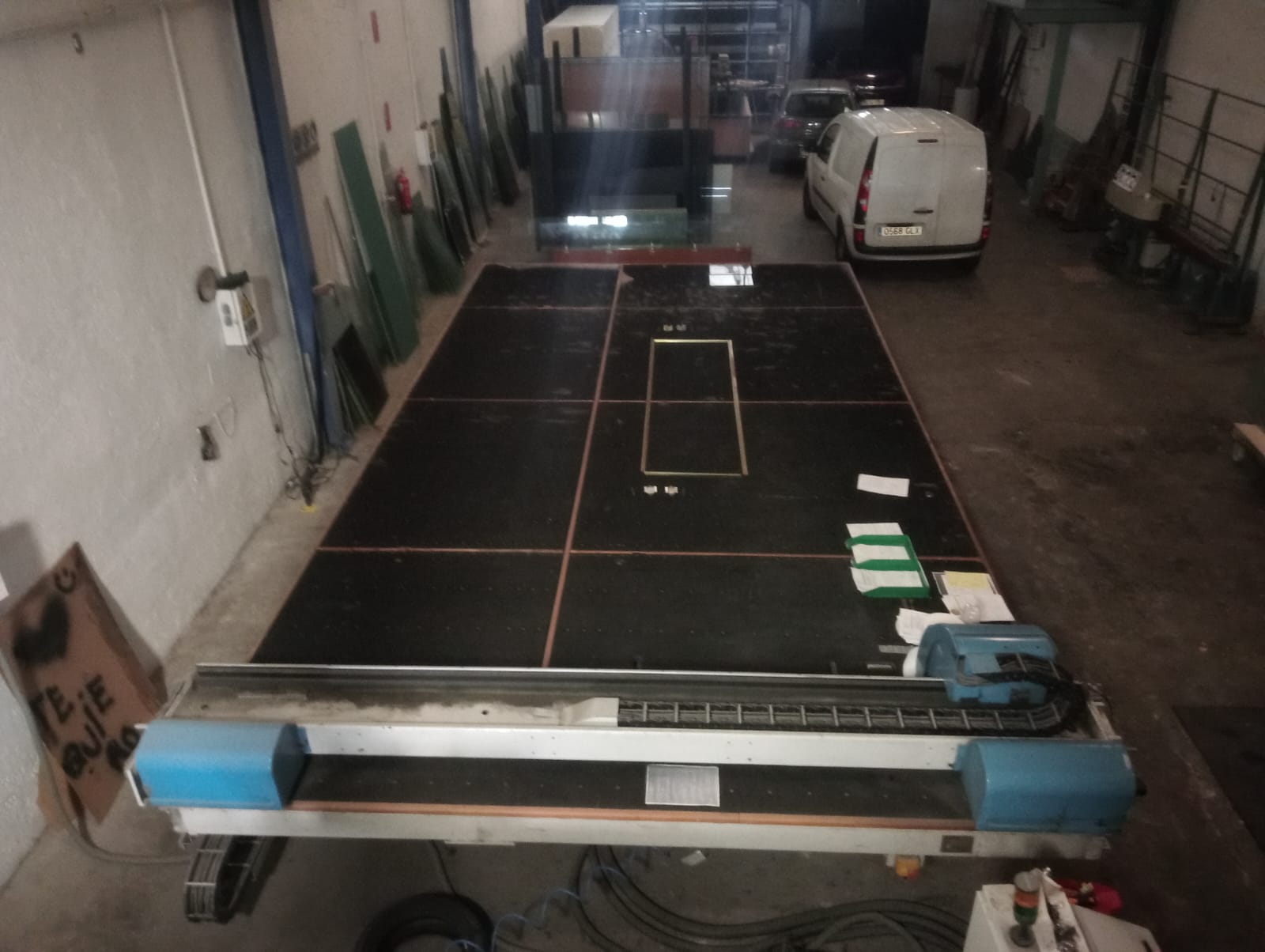 MESA DE CORTE DE MONOLÍTICO INTERMAC MESA DE CORTE DE MONOLÍTICO INTERMAC